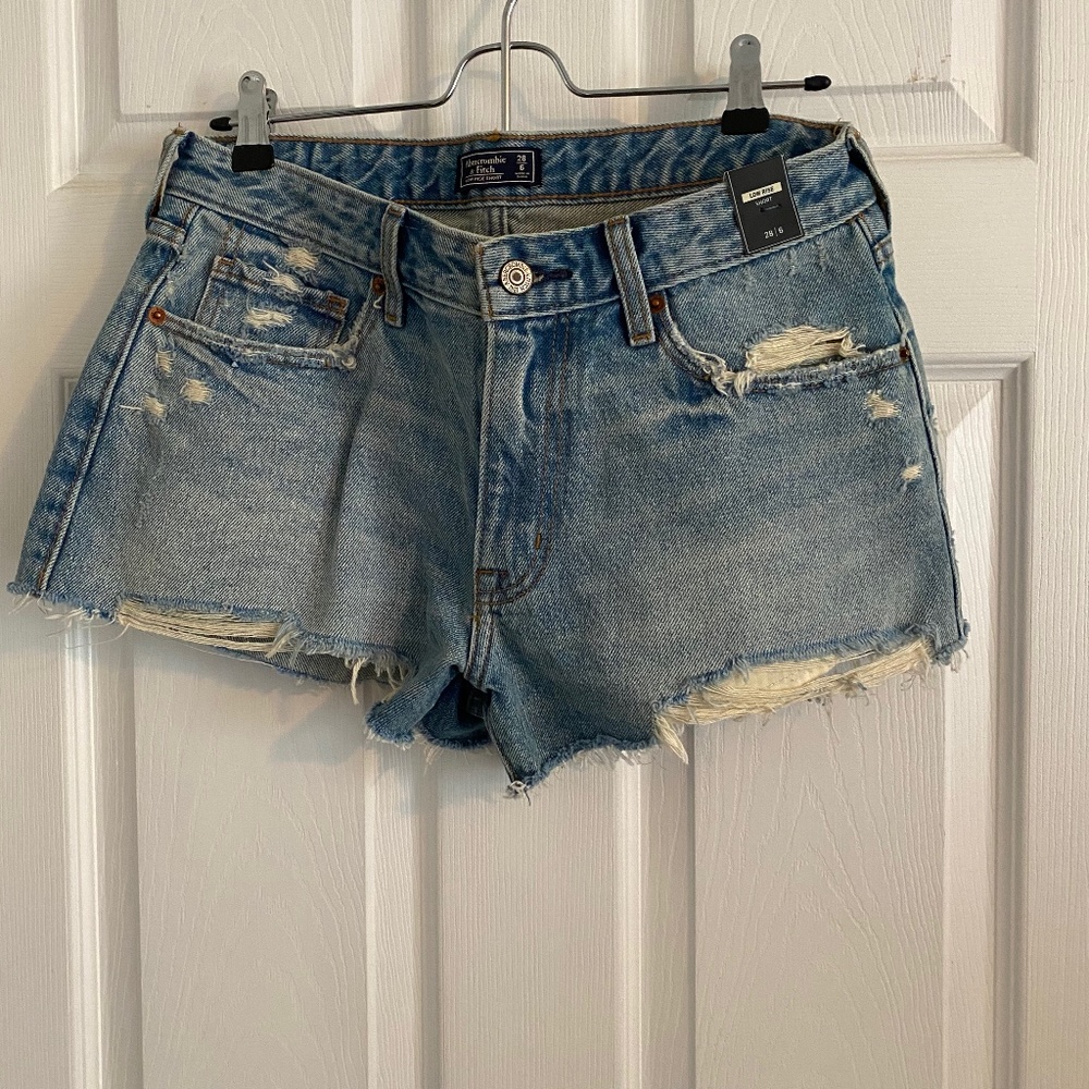 NWT A&F - Low Rise Short